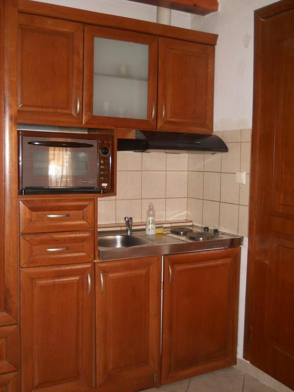 Guesthouse Agnandi Káto Loutrákion Habitación foto